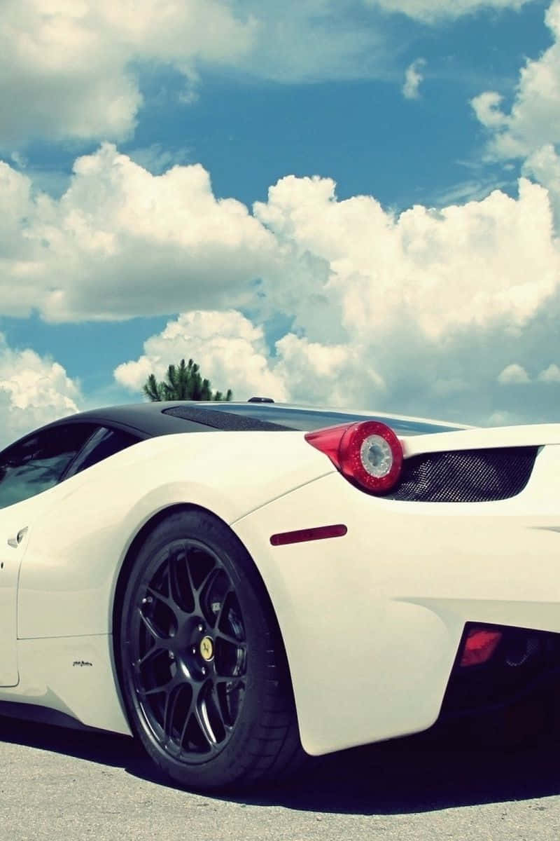 Erlebensie Den Luxus, Einen Weißen Ferrari In Ihrer Hosentasche Zu Fahren. Wallpaper