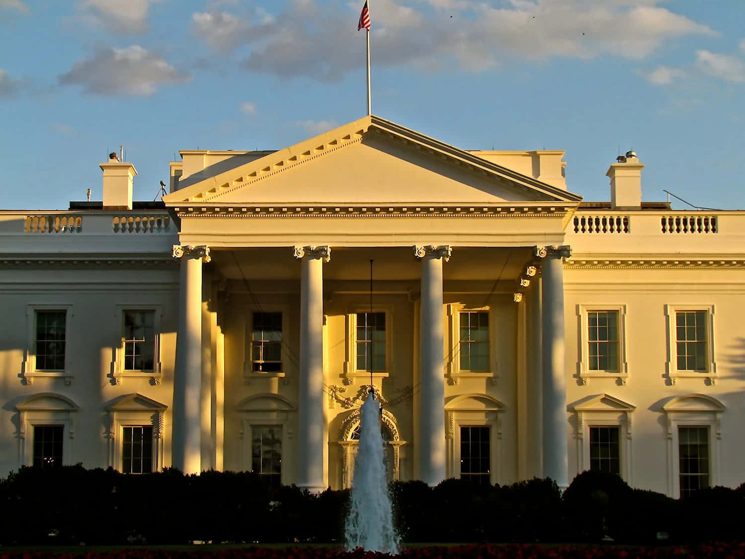 The White House Is A Large Building