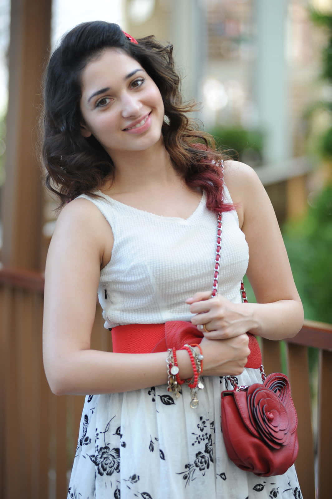 Vitindisk Flicka Tamannaah (as A Suggestion For A Computer Or Mobile Wallpaper) Wallpaper