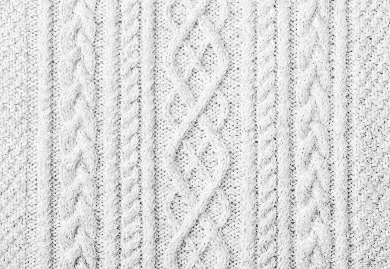Weißgestrickter Pullover Mit Doppelten Helix-mustern. Wallpaper