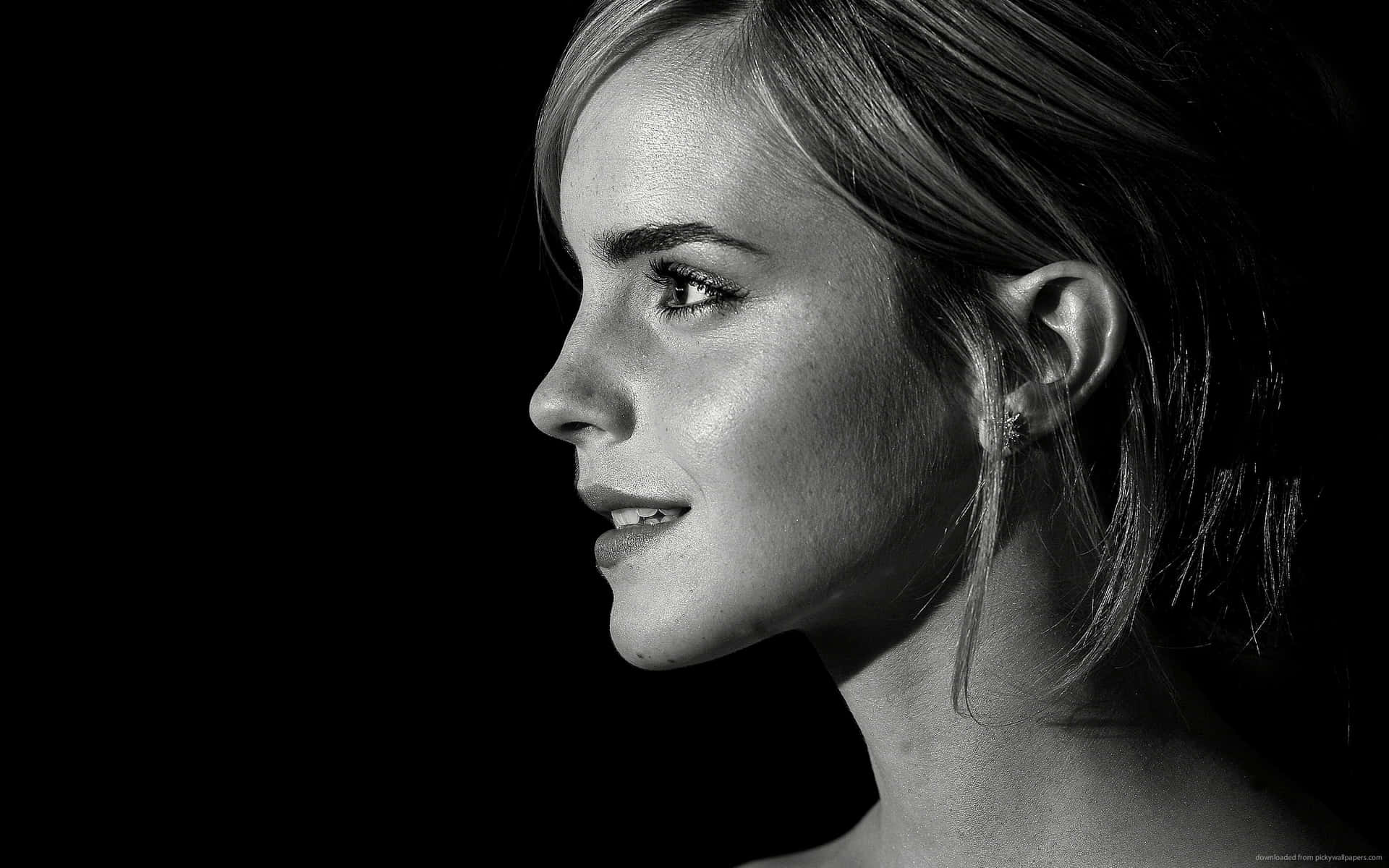 White Lady Emma Watson Wallpaper