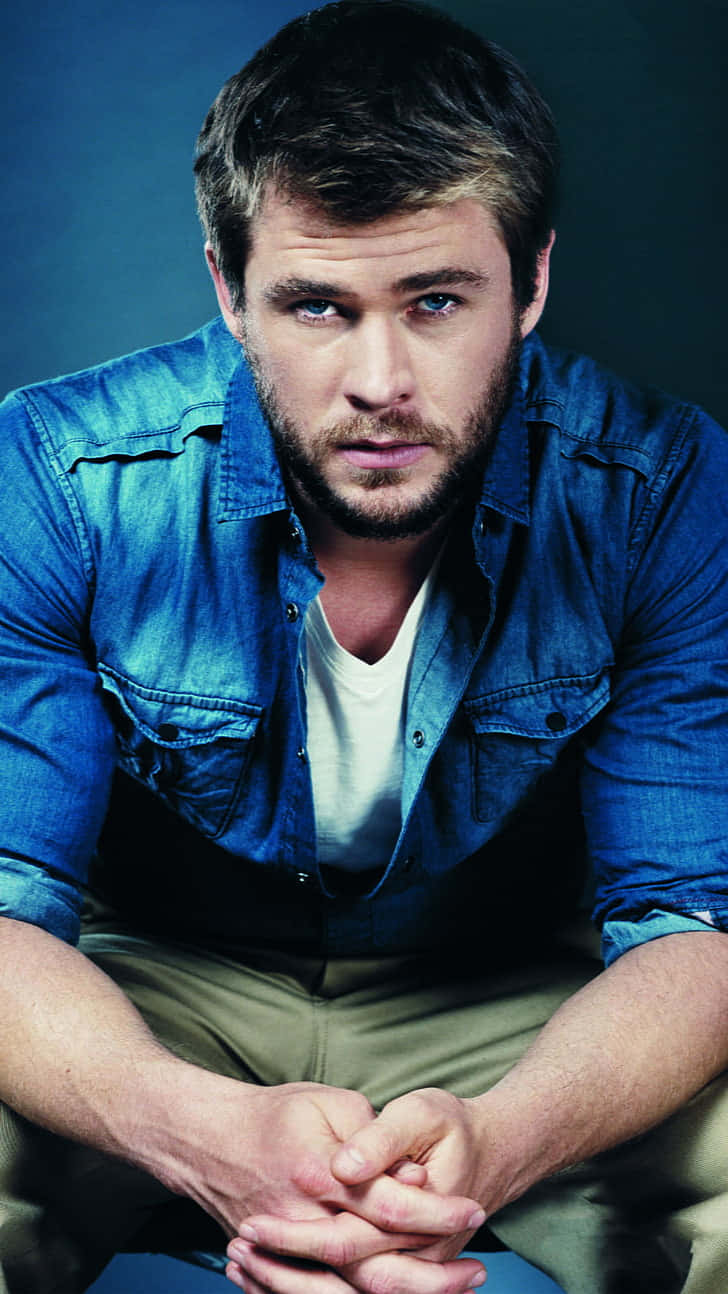 White Man Chris Hemsworth Actor Wallpaper