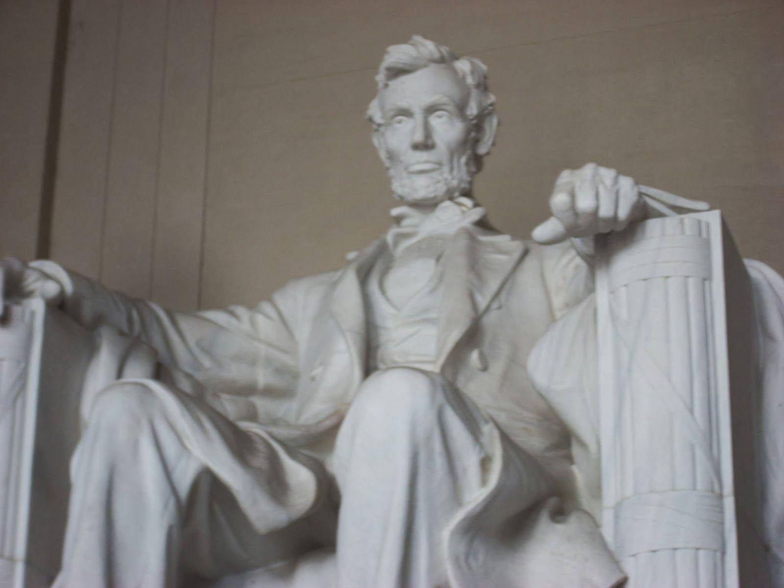 White Marble Abraham Lincoln Monument Wallpaper