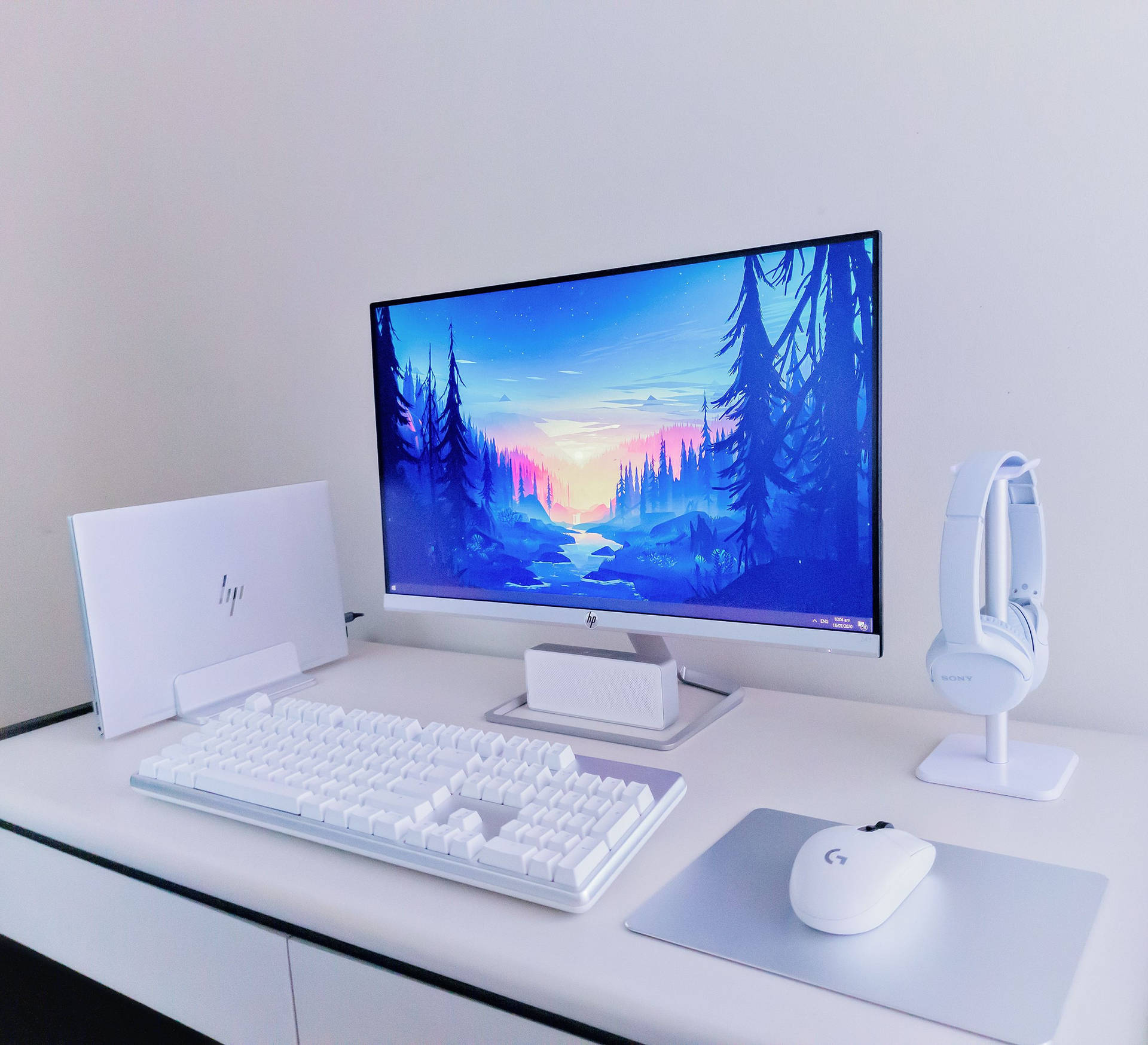 Den hvide PC - et stilrent design for kraftig præstation Wallpaper
