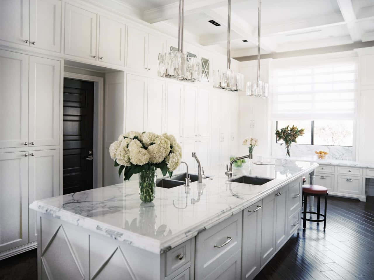 White Themed House Kitchen Picture