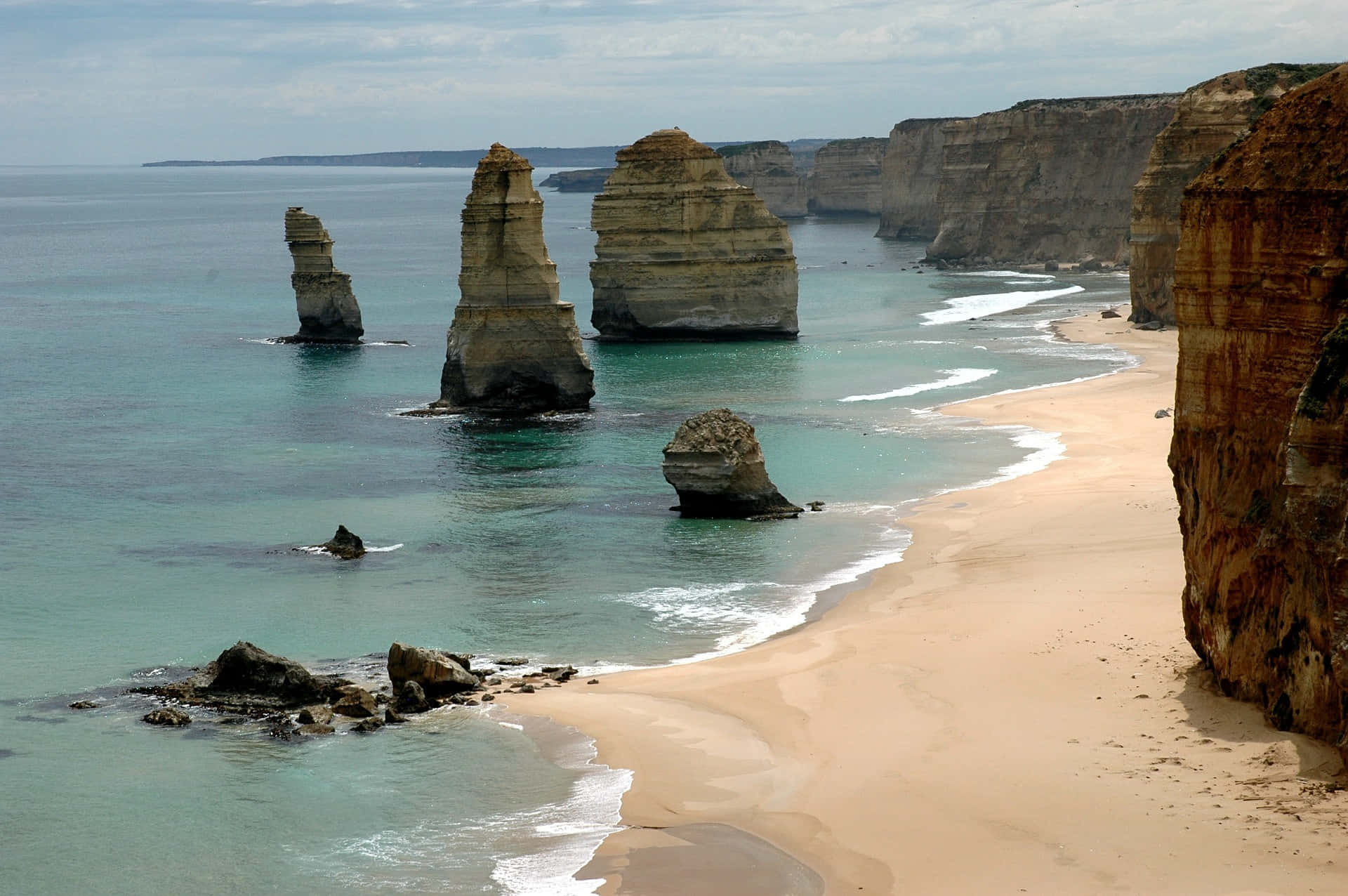 Spiaggiabianca E Dodici Apostoli Lungo La Great Ocean Road In Australia. Sfondo