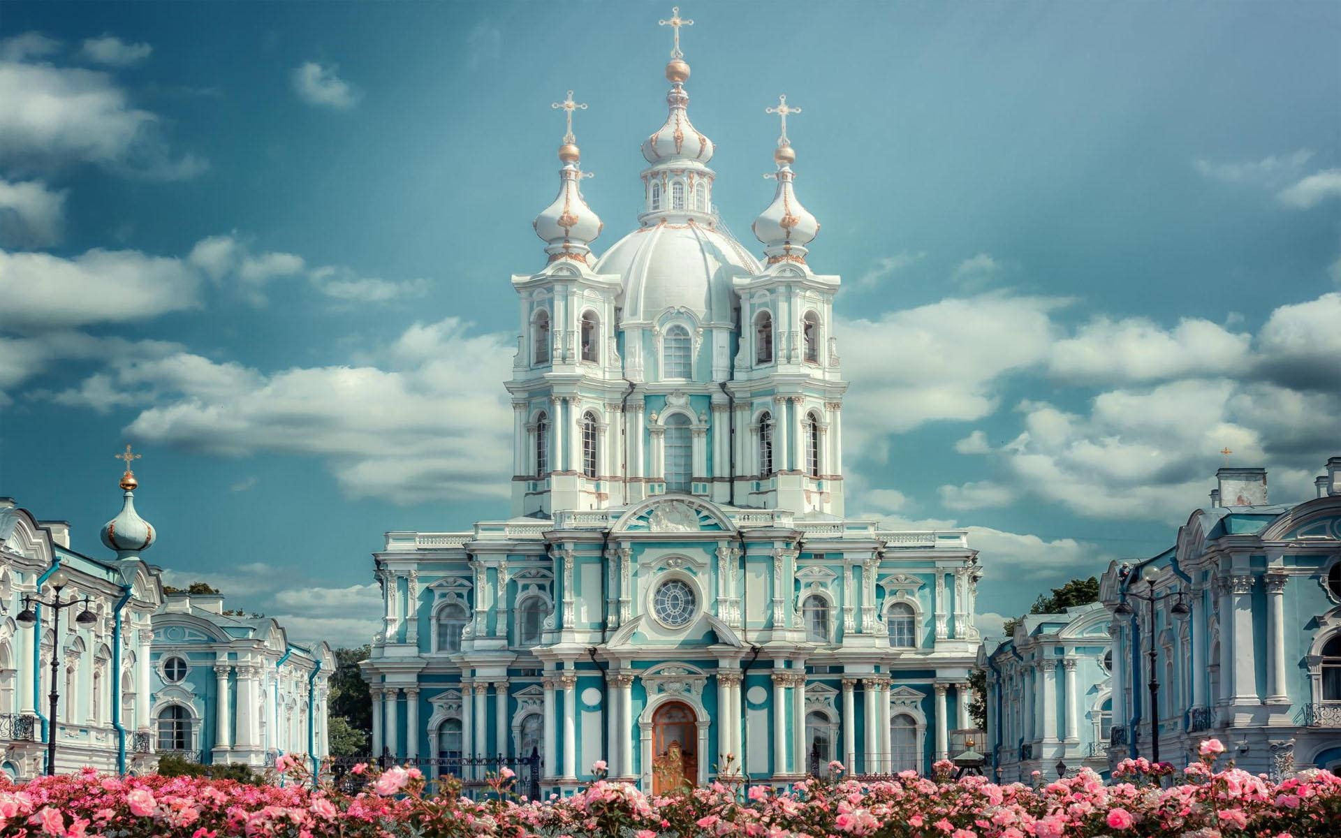 White Smol'nyy Cathedral In Saint Petersburg Wallpaper
