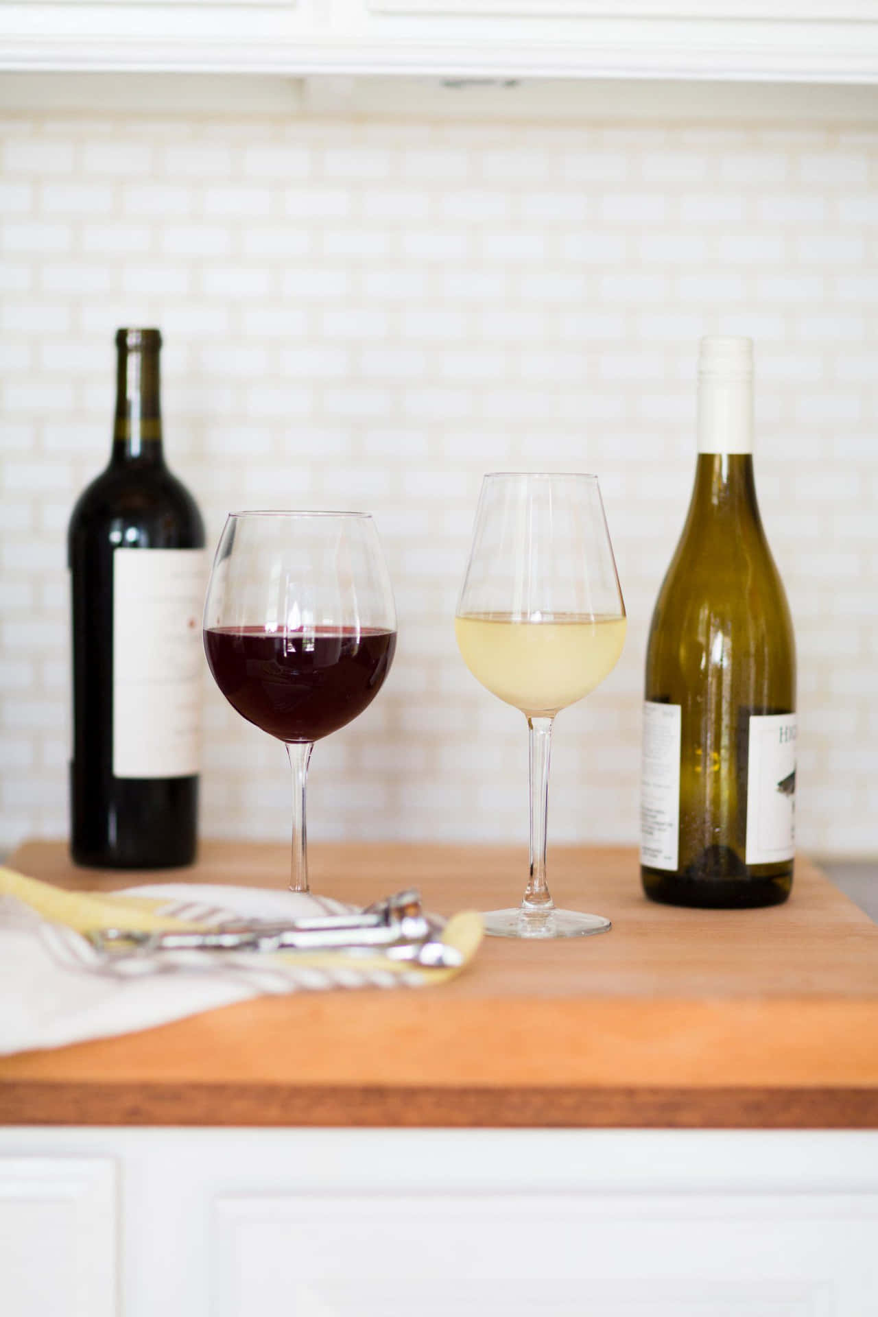 A Glass of Chardonnay Still White Wine Wallpaper