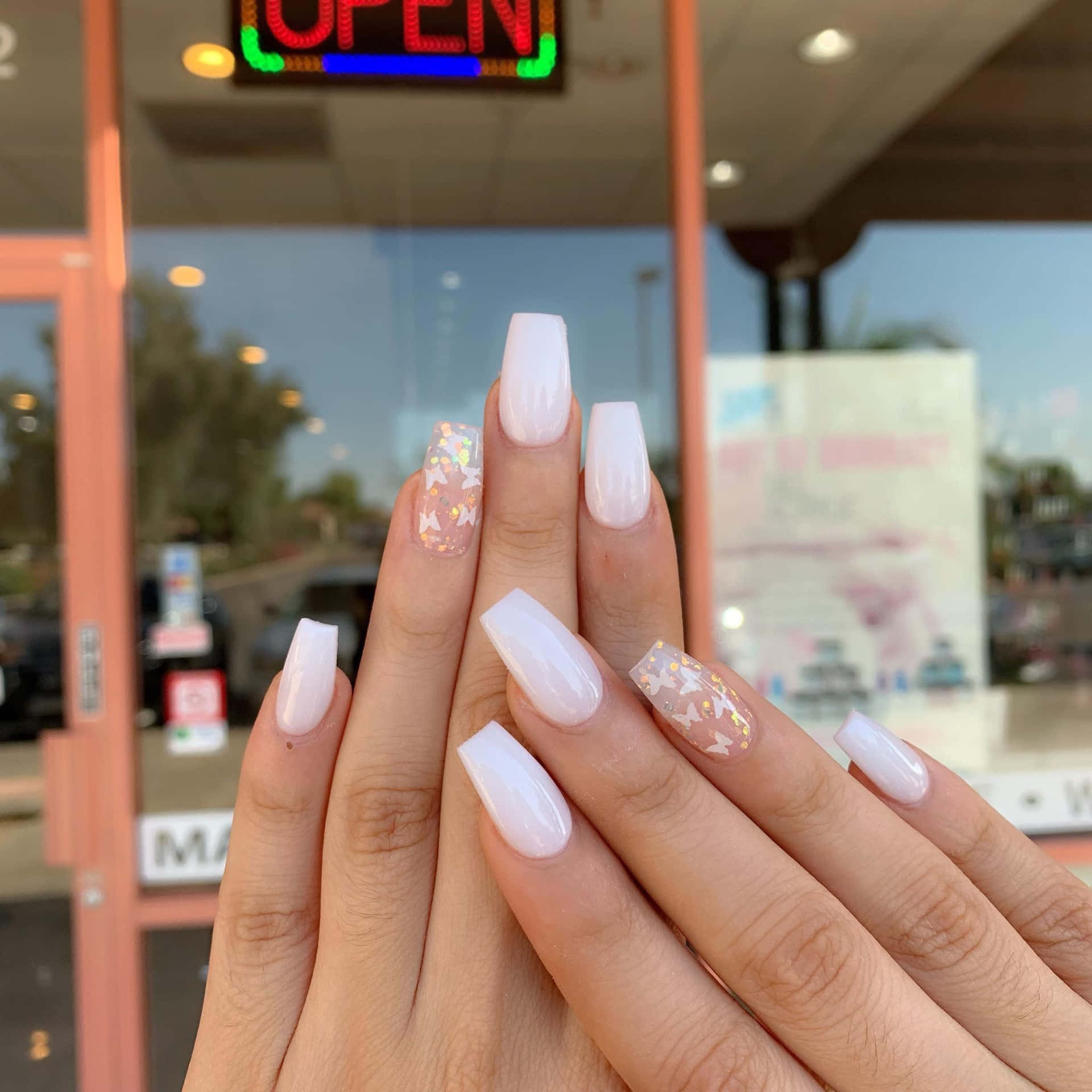 Whitr Nails Pictures