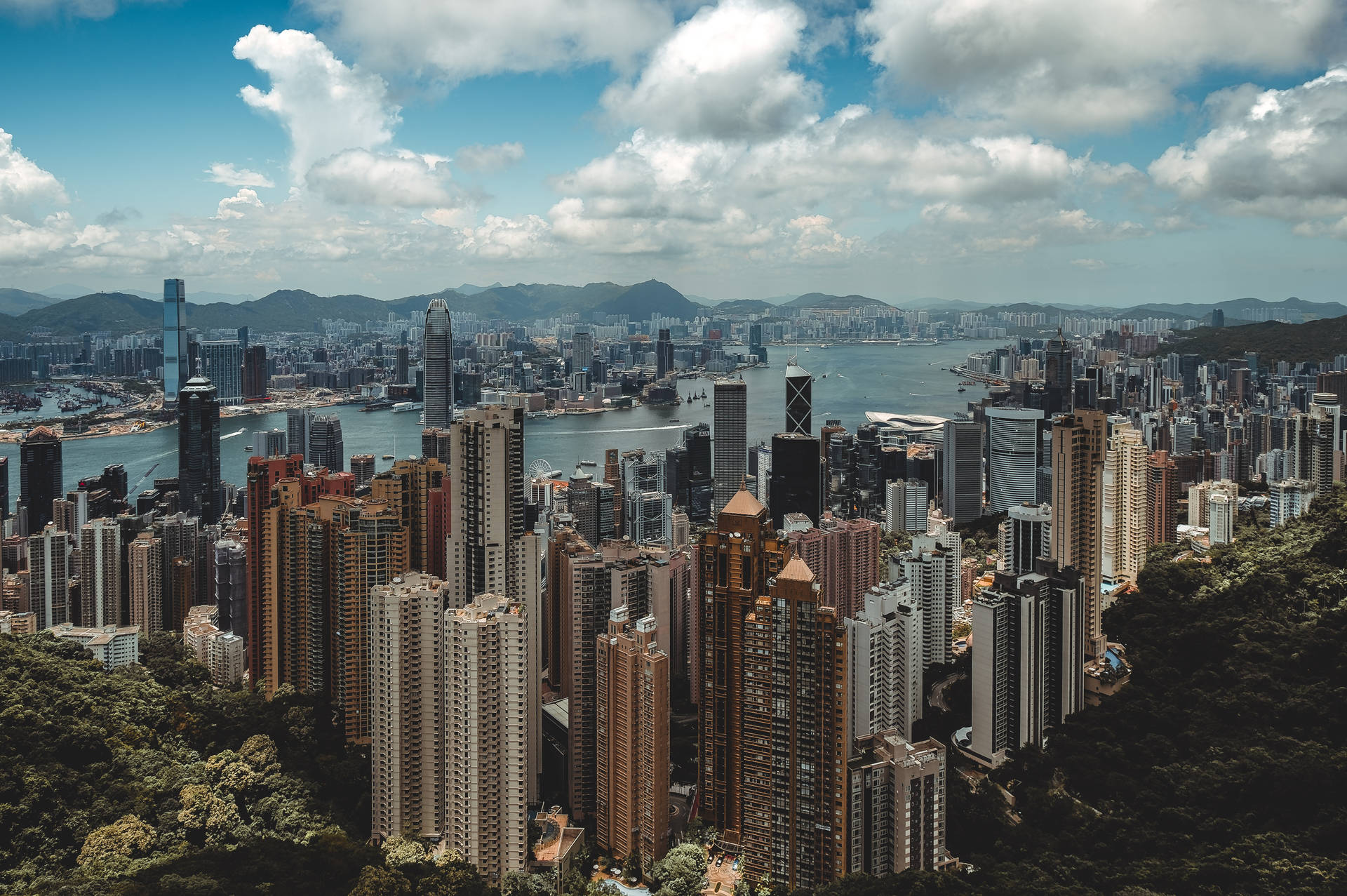A view of the beautiful Victoria Harbour in Hong Kong Wallpaper