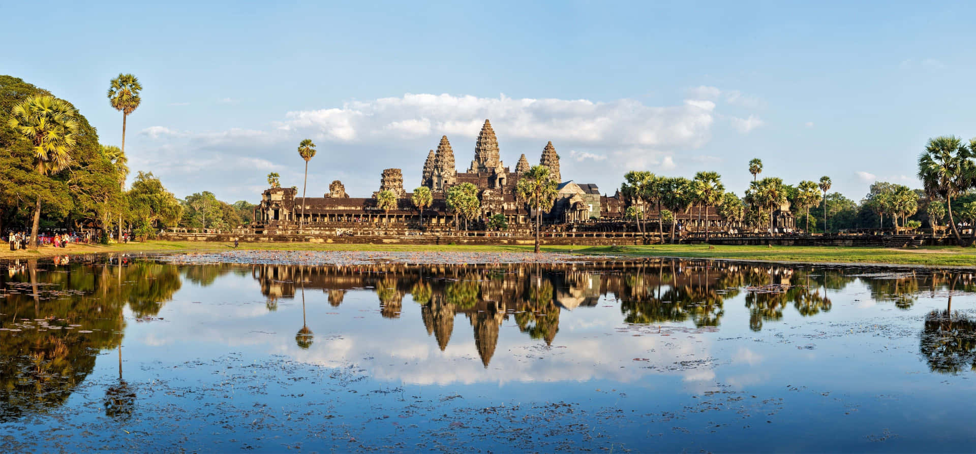 Fondode Pantalla De Angkor Thom Para Escritorio De Pantalla Panorámica. Fondo de pantalla