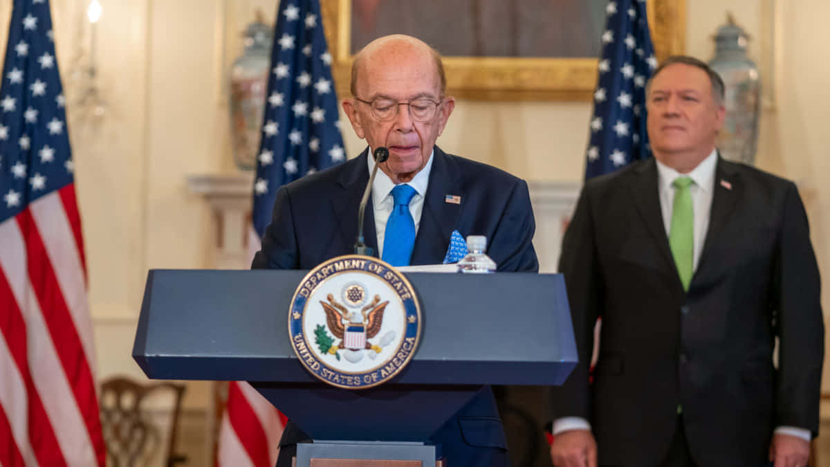 Wilbur Ross Speakingwith Mike Pompeoin Background Wallpaper