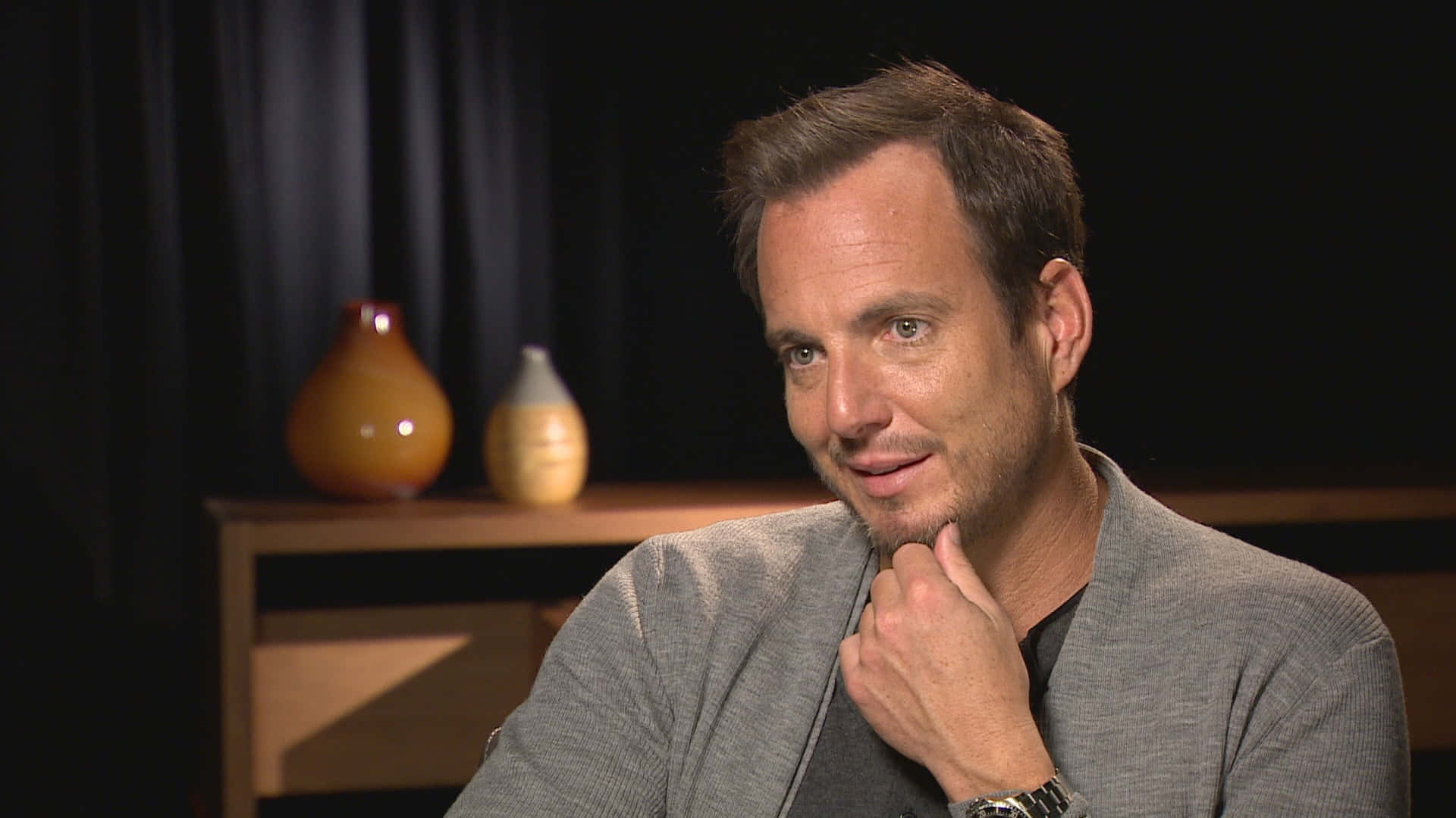 Will Arnett Tampil Menawan Dalam Jas Wallpaper