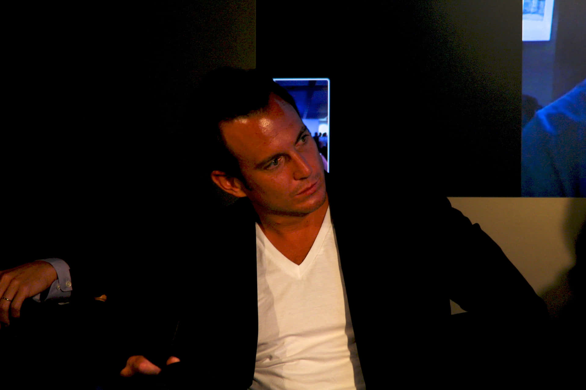 Will Arnett Berpose Selama Pemotretan Wallpaper