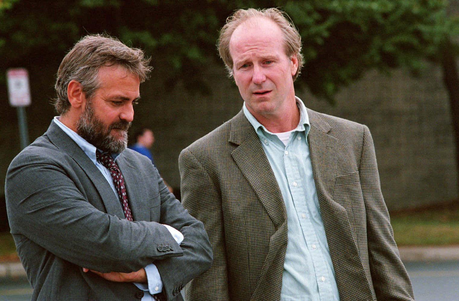 Elgalardonado Actor William Hurt Posando Para Un Retrato Fondo de pantalla