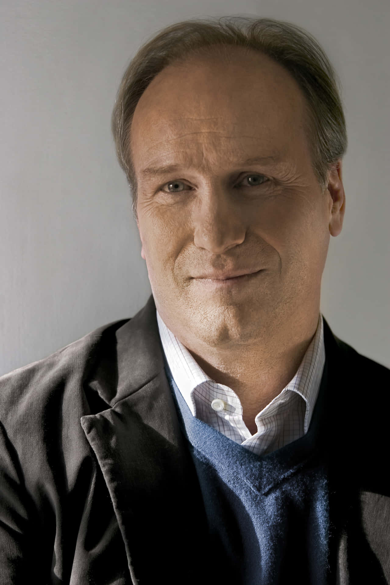 William Hurt Posing for a Portrait Wallpaper