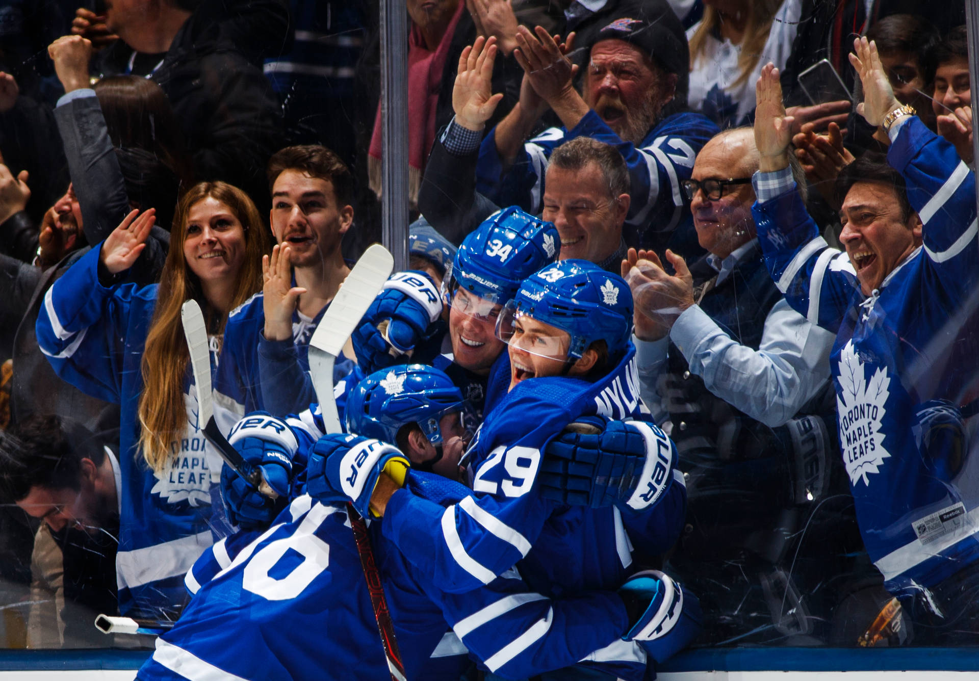 Williamnylander Februari 2019 Seger. (this Can Be Used As A Caption For A Computer Or Mobile Wallpaper Featuring William Nylander And Celebrating His Victory In February 2019.) Wallpaper