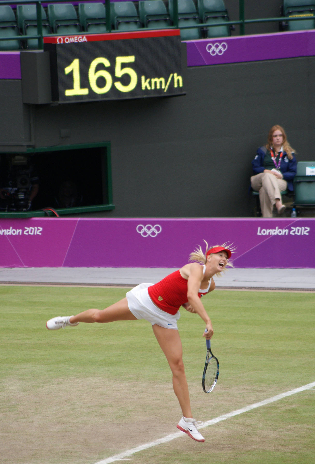 Maria Sharapova celebrates winning at Wimbledon Wallpaper