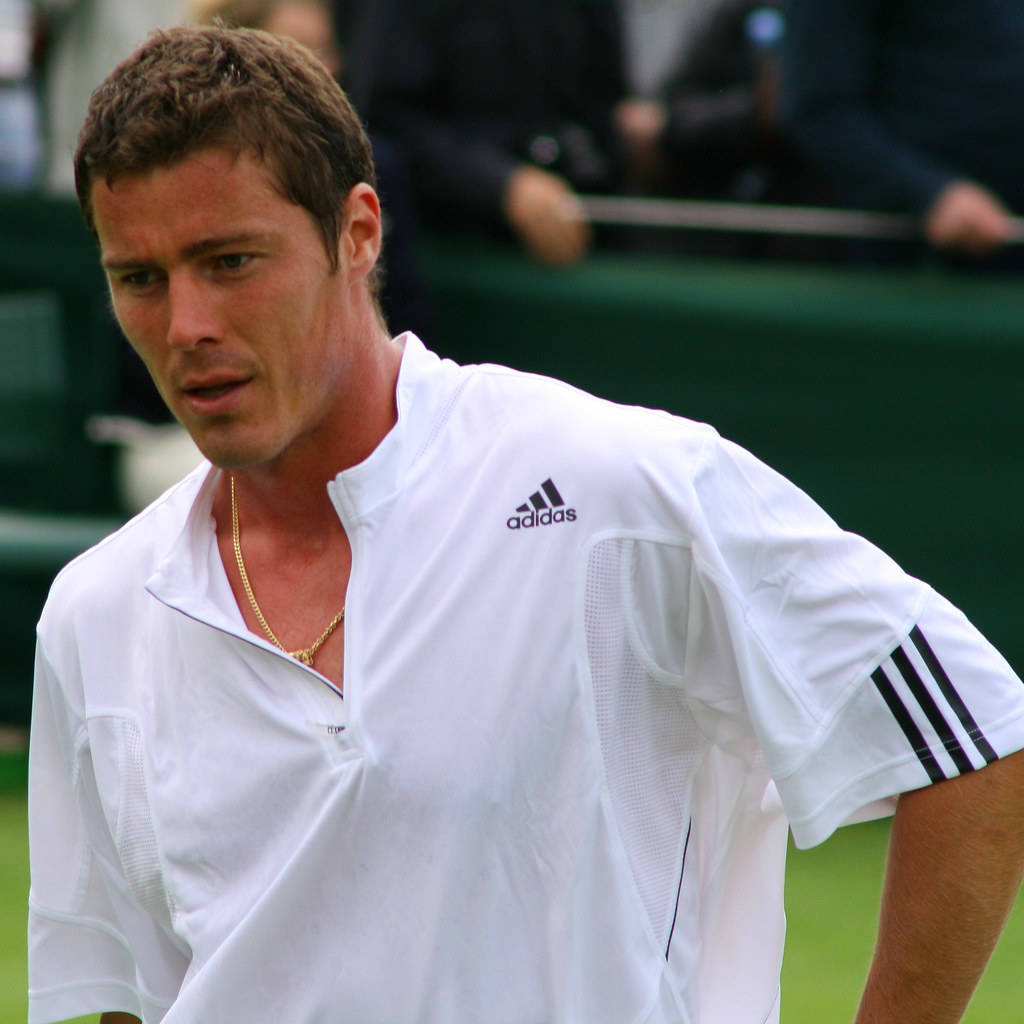 (assuming That This Sentence Is Meant To Be A Possible Computer/mobile Wallpaper Design Featuring Marat Safin At Wimbledon Championships.) Wallpaper