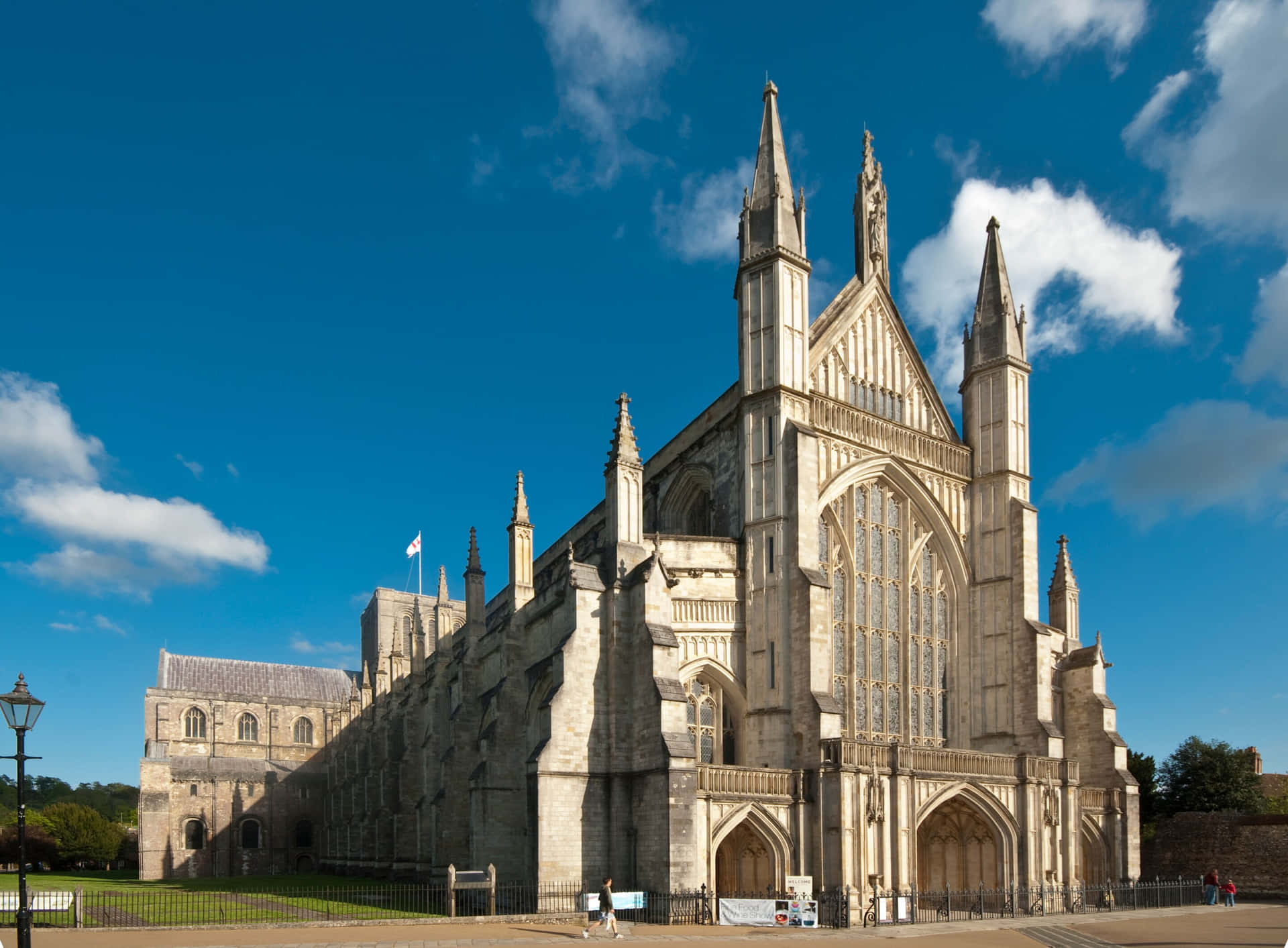Winchester Cathedral Exterior Sunny Day Wallpaper