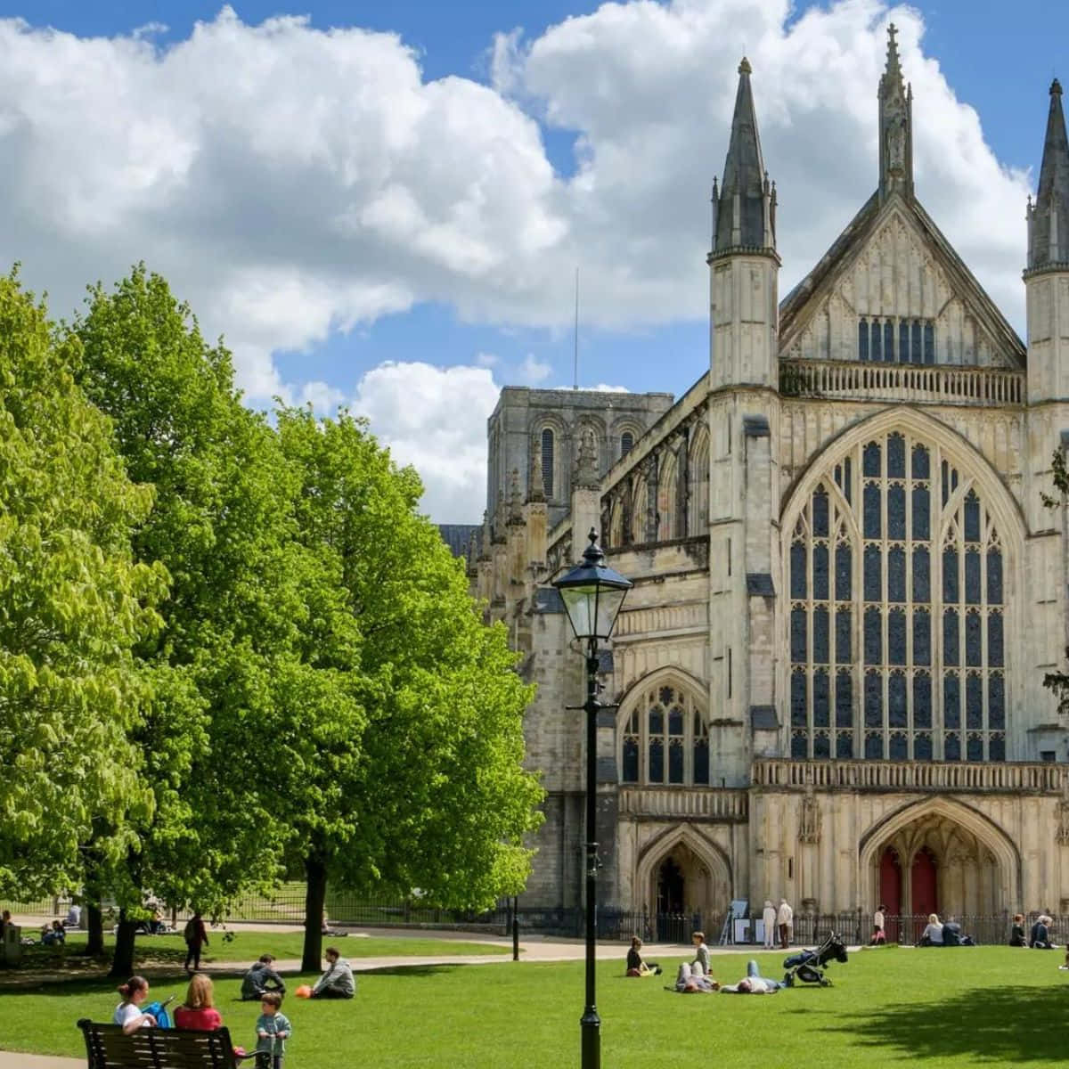 Winchester Cathedral Sunny Day Wallpaper
