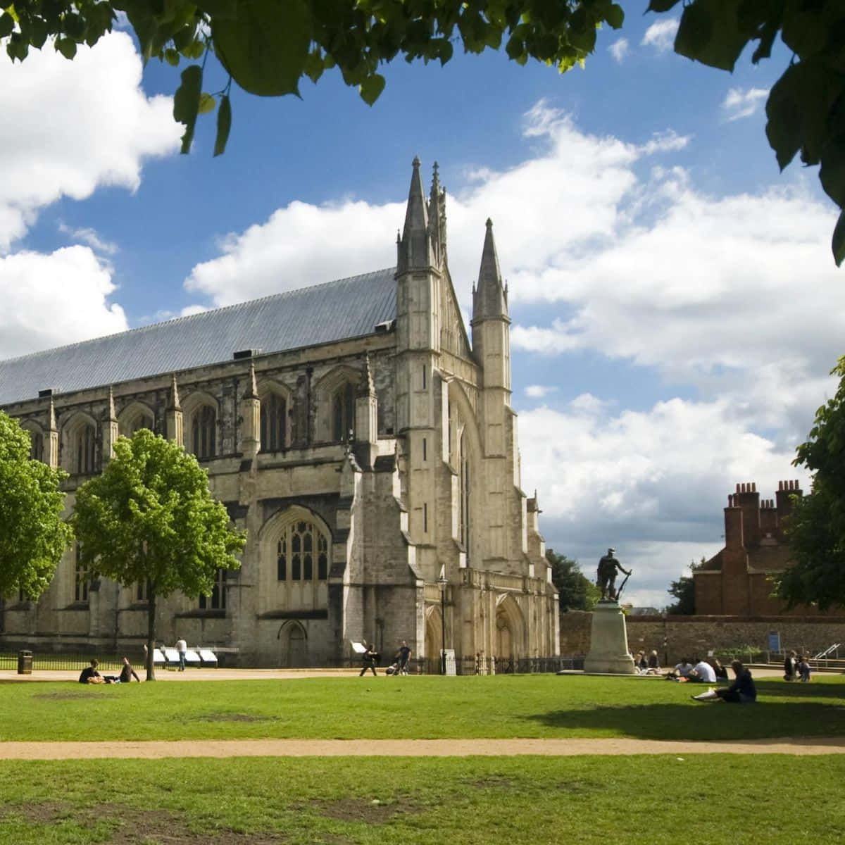 Winchester Cathedral Sunny Day Wallpaper