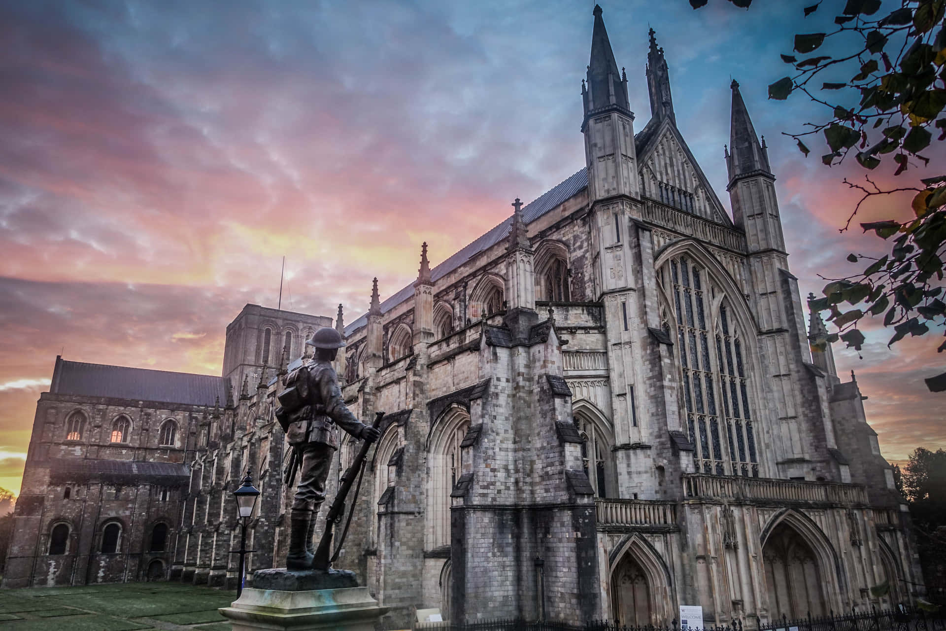 Winchester Cathedral Sunset Statue Wallpaper