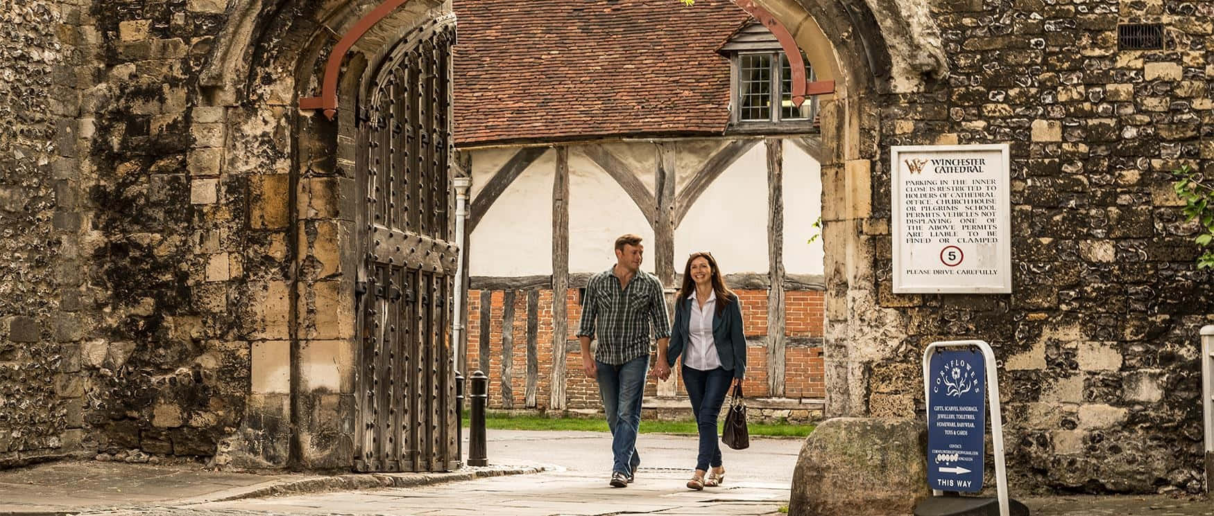 Winchester Historical Archway Walk Wallpaper