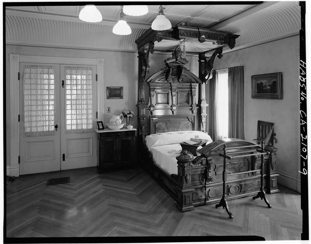 Winchester Mystery House Black-and-white Background