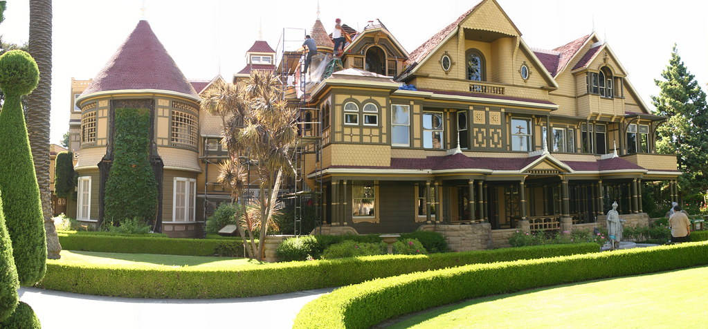 Winchester Mystery House Daytime Exterior Wallpaper