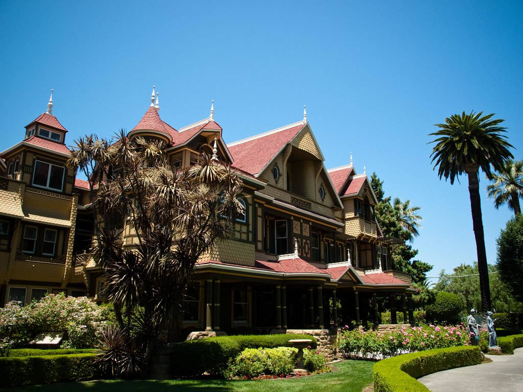 Winchester Mystery House In California Wallpaper