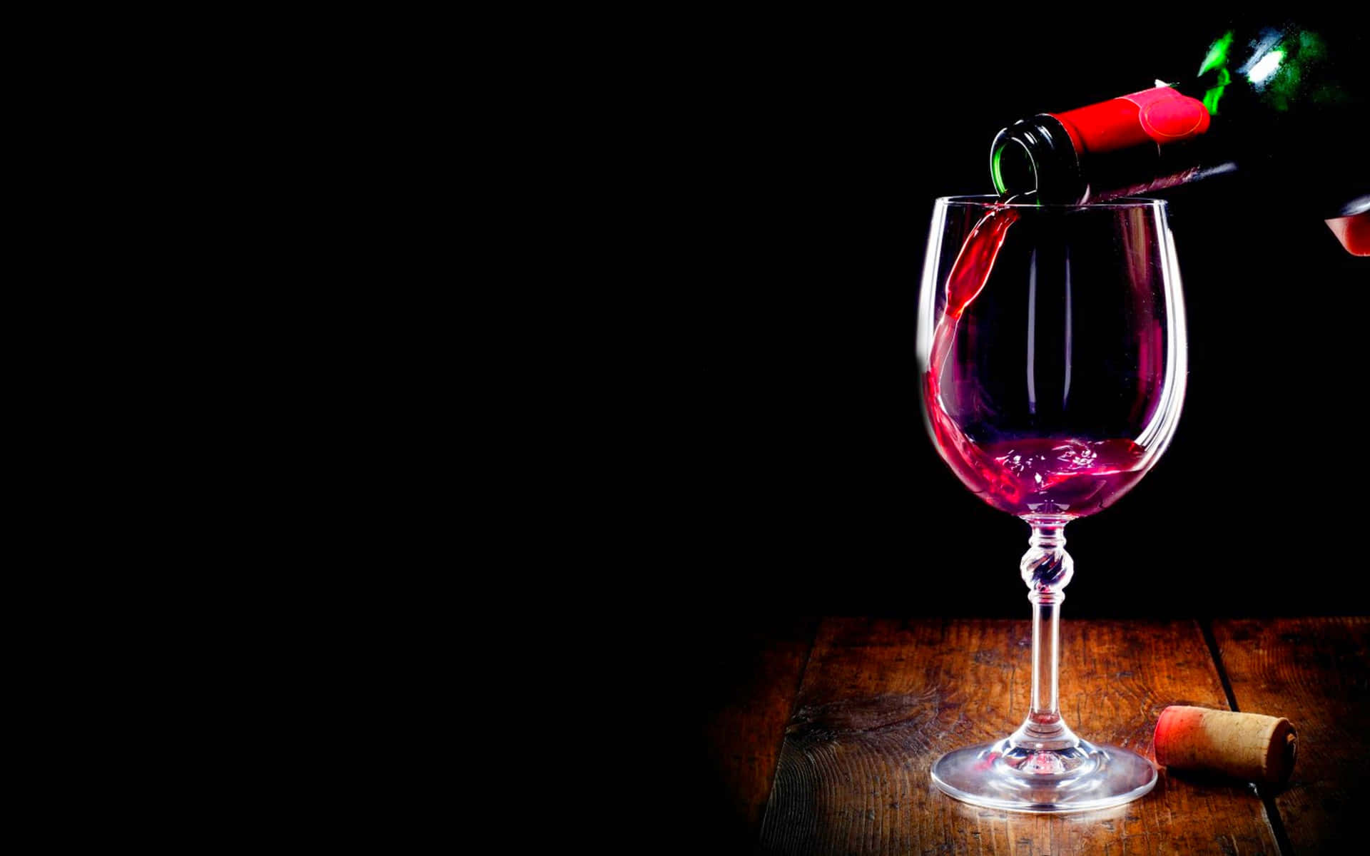 Einweinglas Wird Mit Wein Gefüllt.