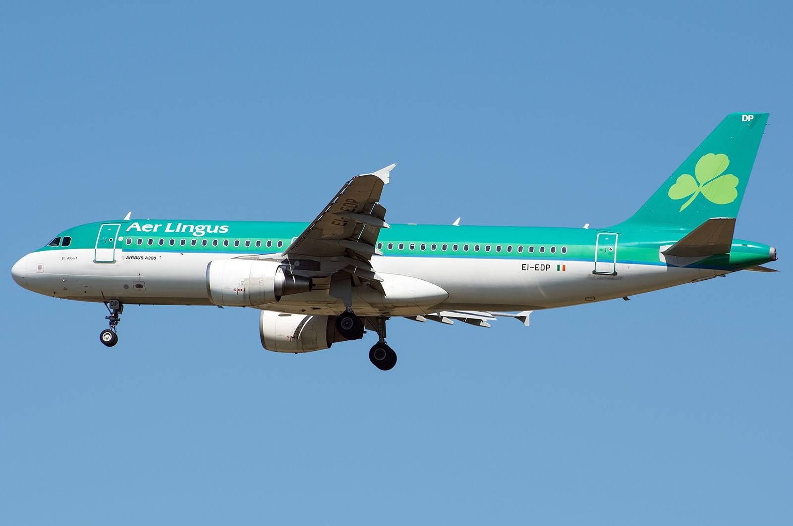 Winging Of Aer Lingus Airplane Wallpaper