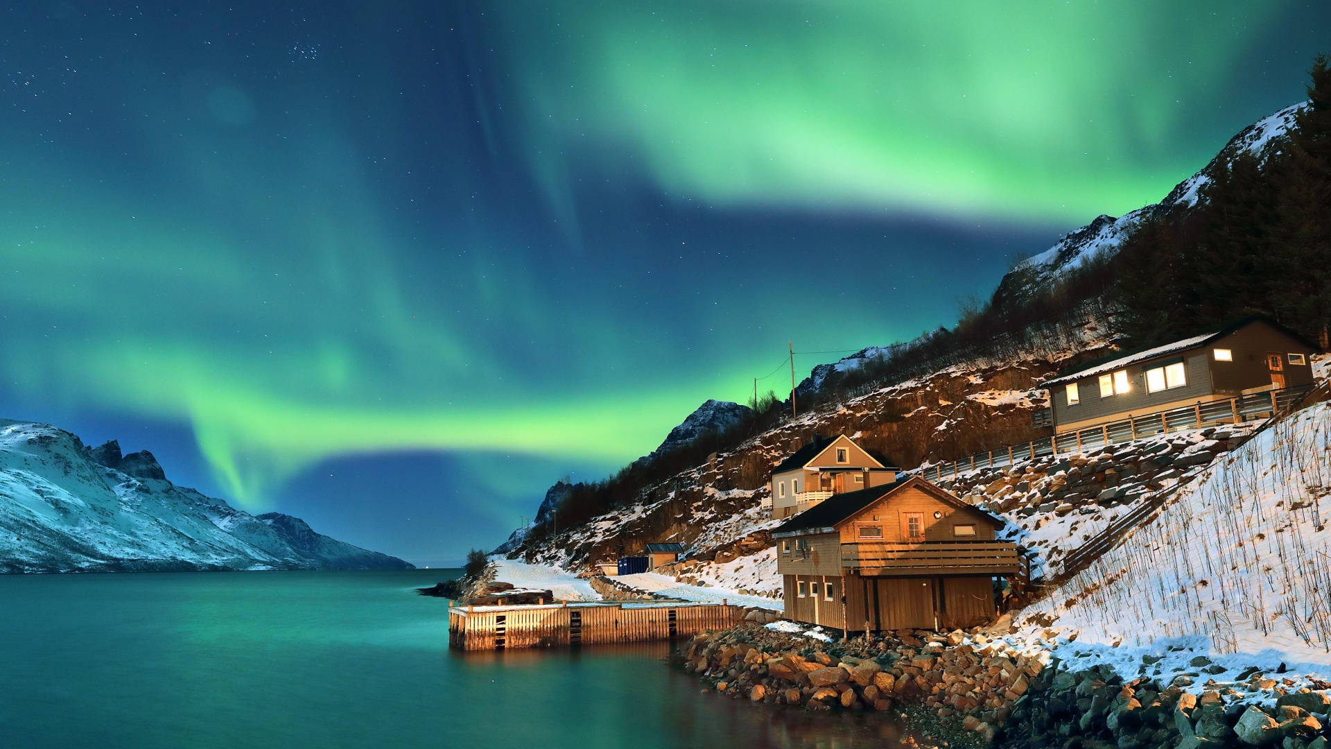 Winter Aesthetic Aurora Borealis Cabin Wallpaper