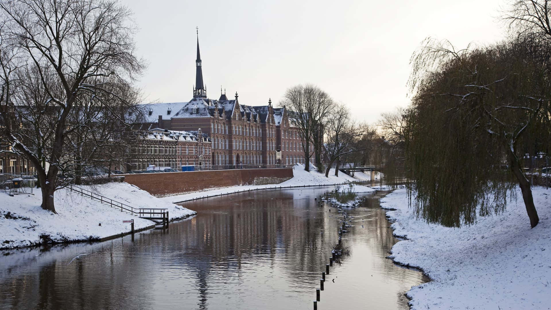 Winter Kanaal Uitzicht S Hertogenbosch Achtergrond