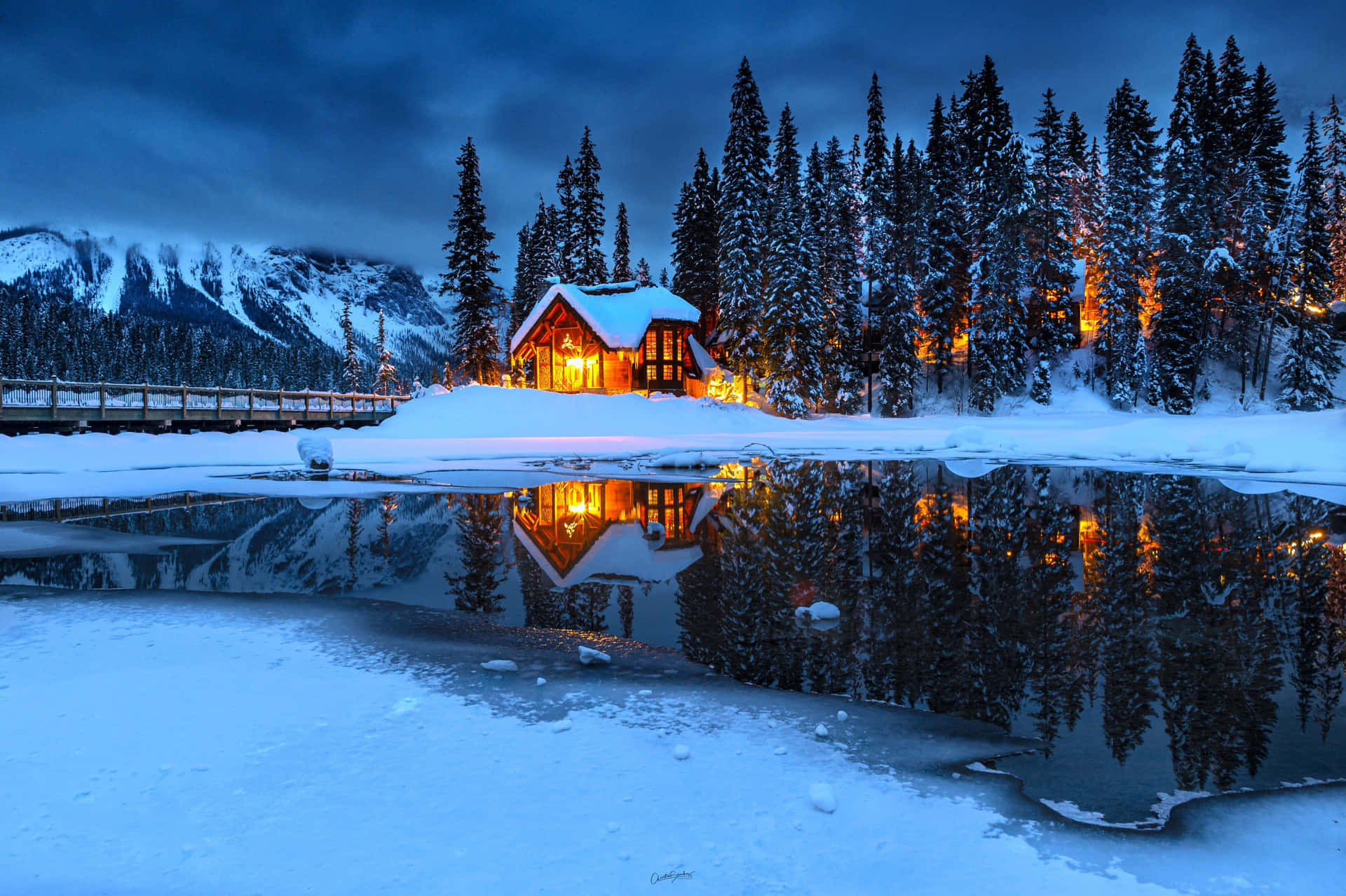 Winter_ Cottage_ Reflections Wallpaper