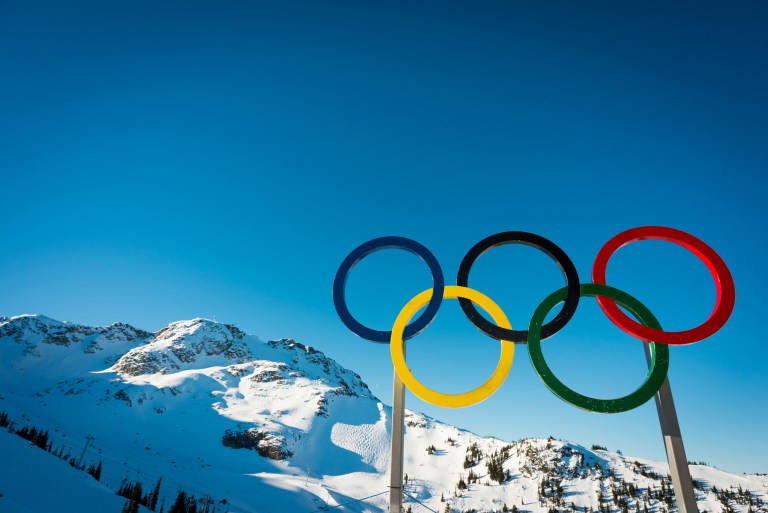 Logode Los Juegos Olímpicos De Invierno En La Nieve. Fondo de pantalla