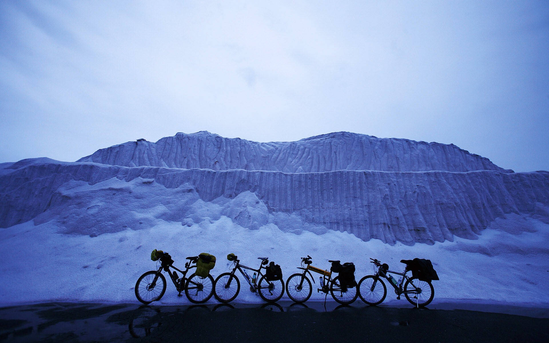 Vinter Sæson Cykler hvid og rosa Tapet Wallpaper