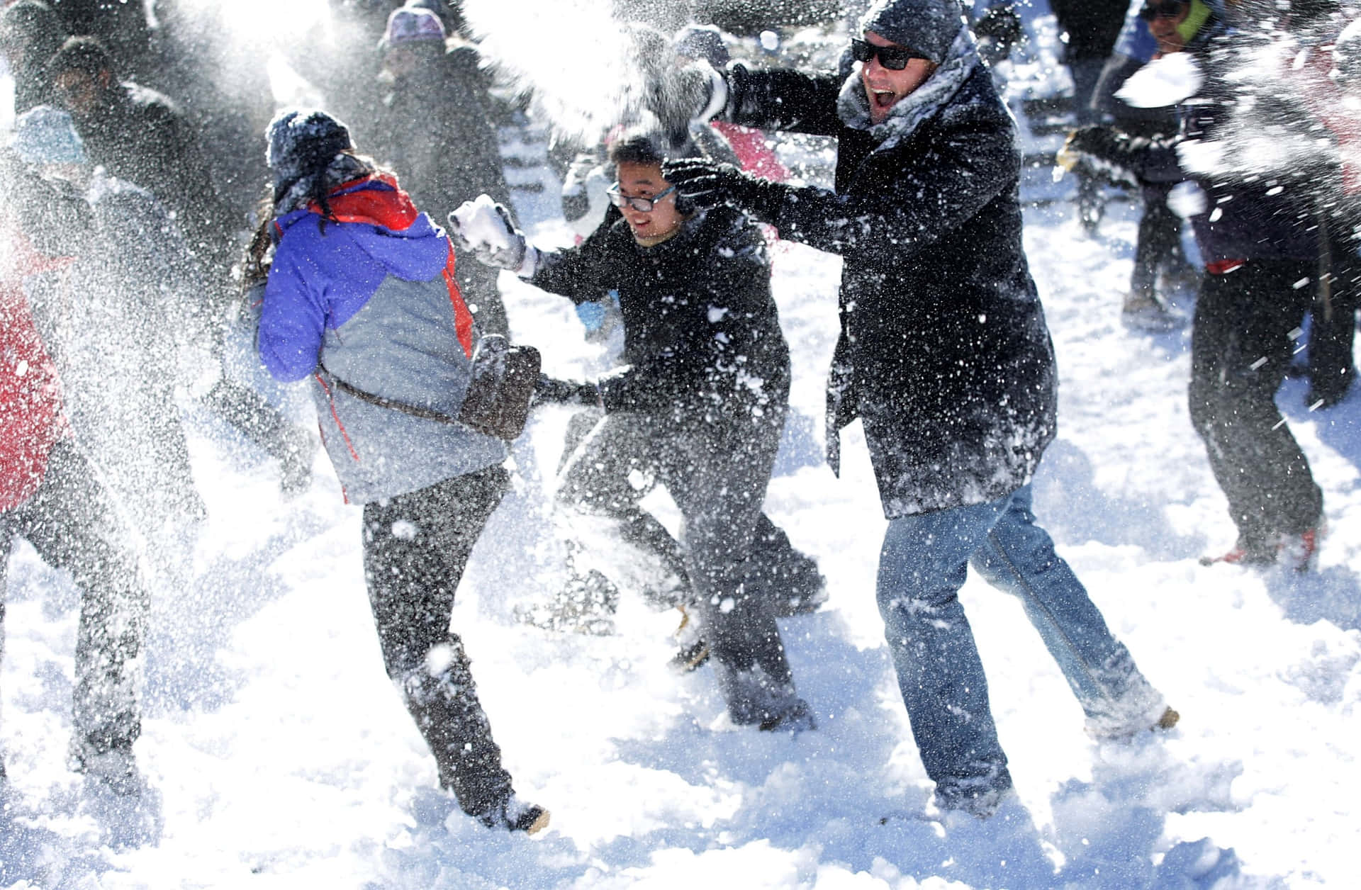 Action De Bataille De Boules De Neige D'hiver.jpg Fond d'écran