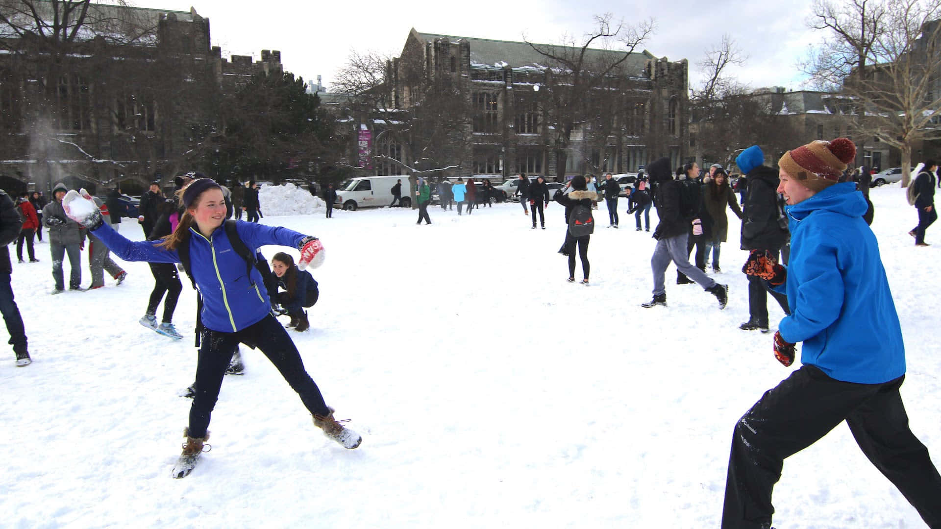 Winter Sneeuwbalgevecht Actie.jpg Achtergrond