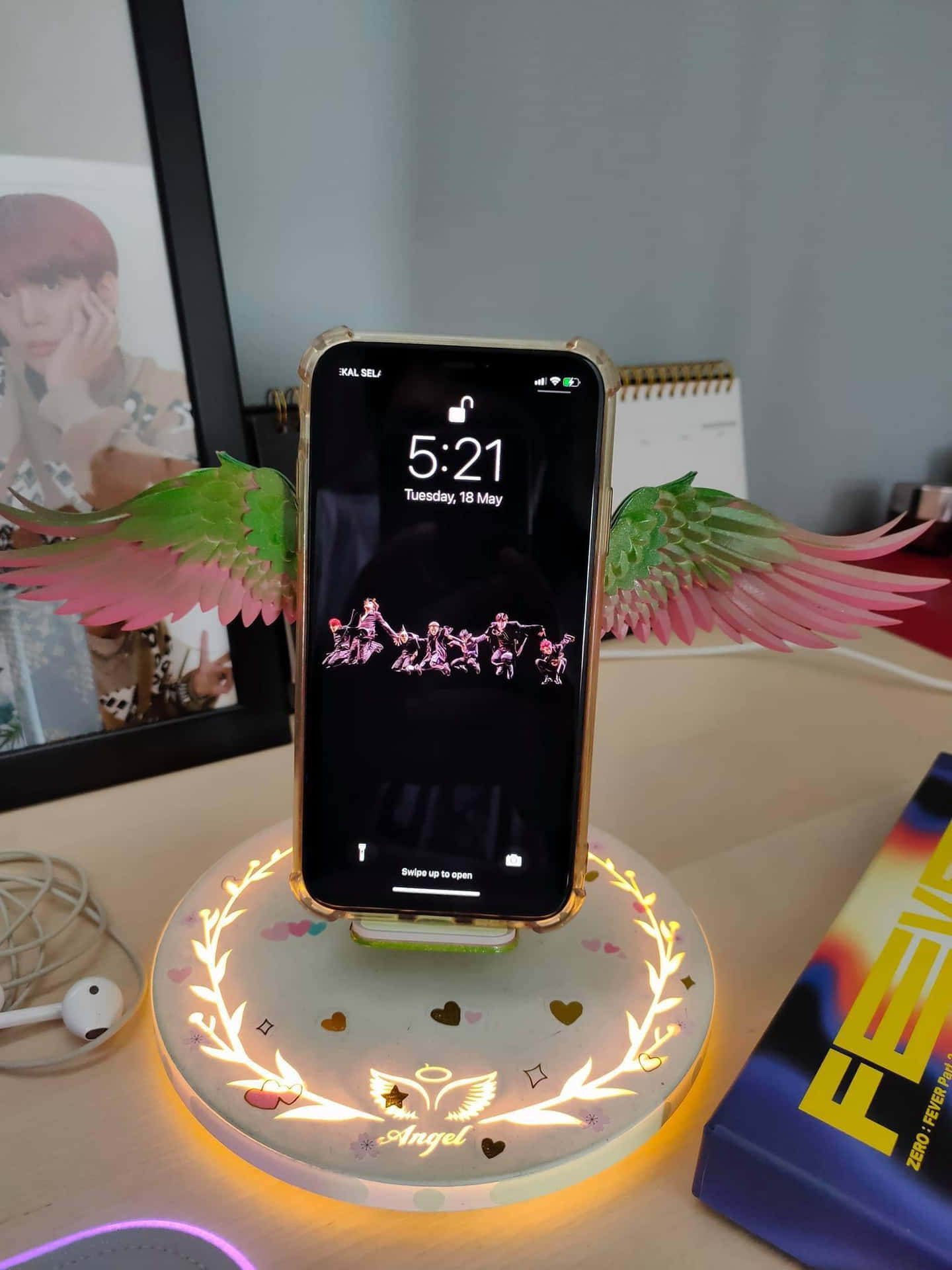 Quick and efficient wireless charging Wallpaper