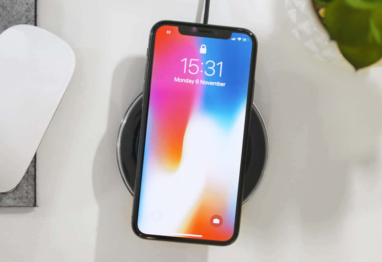Power up your devices with ease with wireless charging Wallpaper