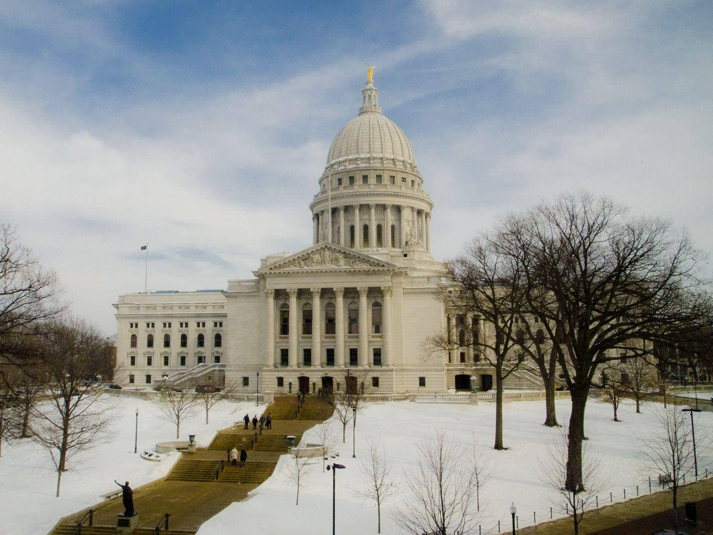 Wisconsin Capital Snow Wallpaper