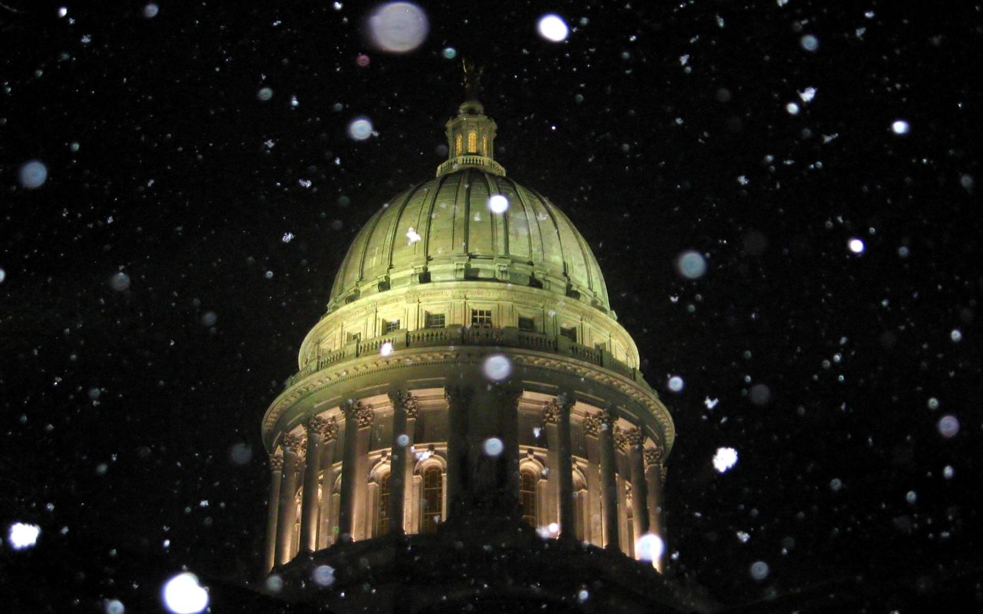 Wisconsin Christmas Dome Wallpaper