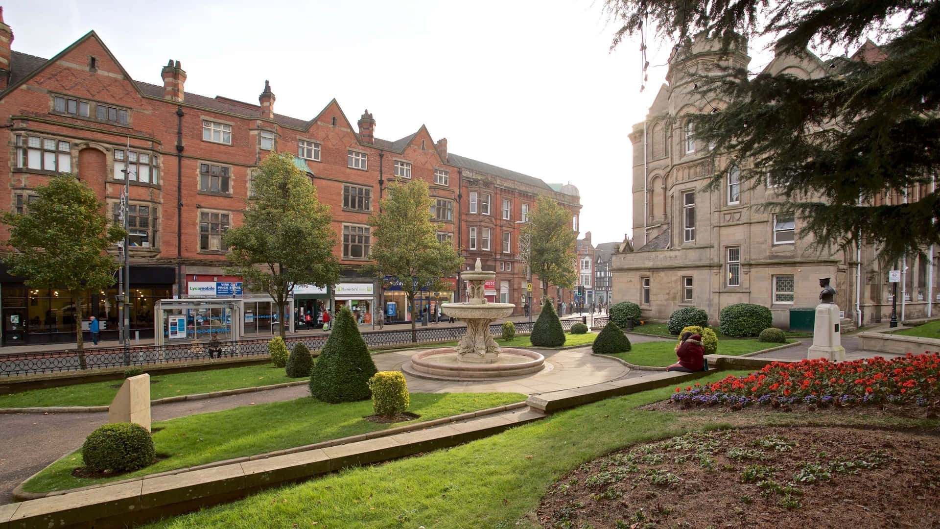 Wolverhampton City Centre Park Fountain Wallpaper