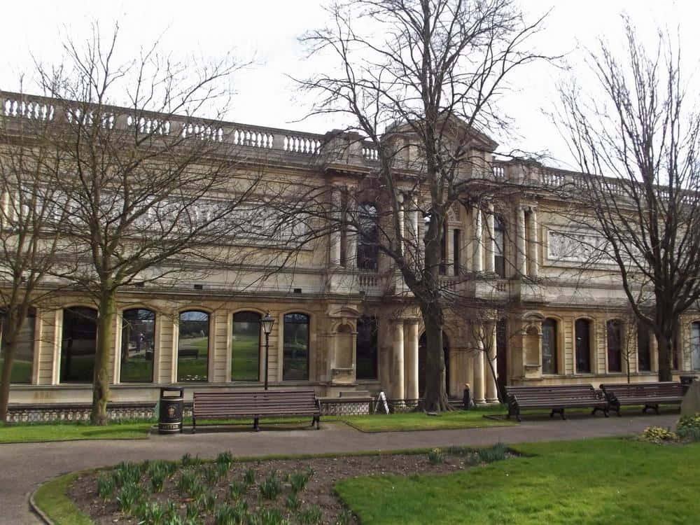 Bâtiment Historique De Wolverhampton Dans Un Parc Fond d'écran