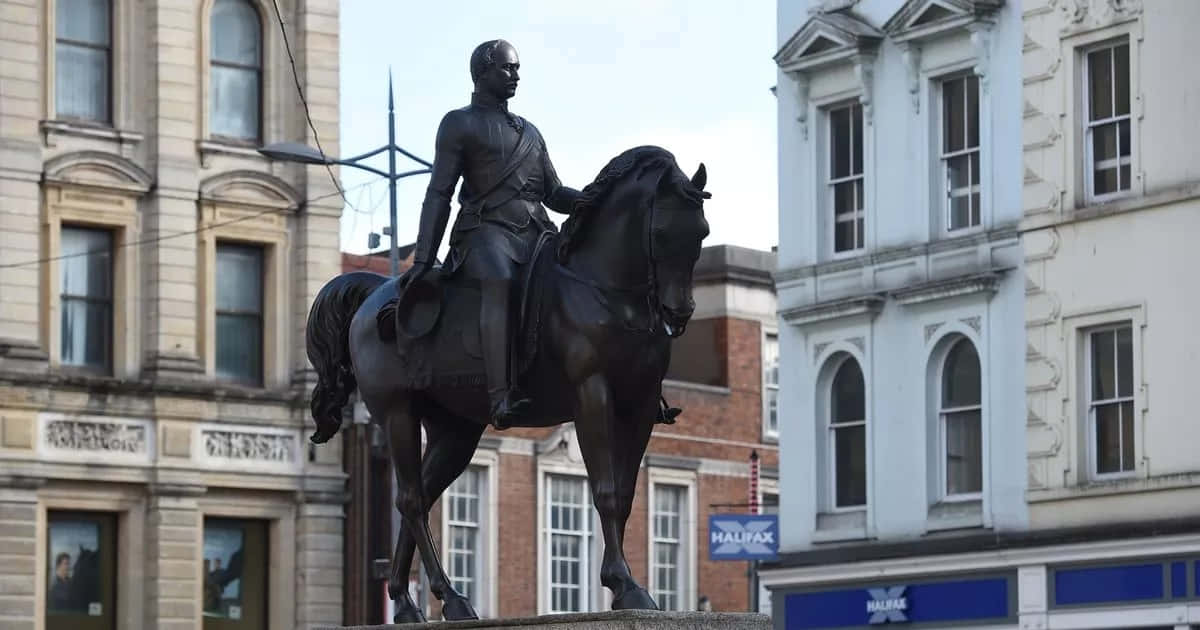 Wolverhampton Hest Og Rytter Statue Bakgrunnsbildet