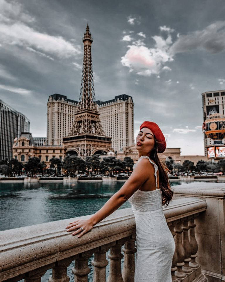 Woman And Eiffel Tower Paris Las Vegas Wallpaper