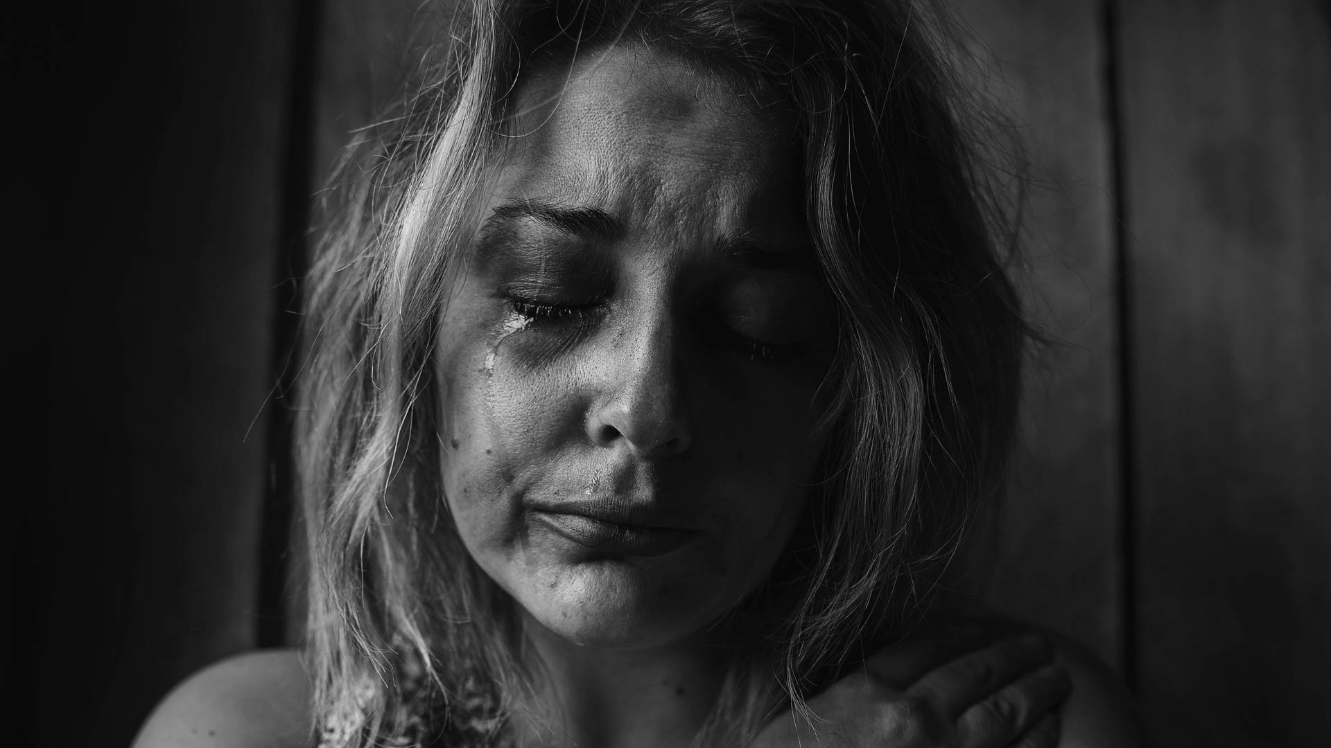 Download Woman Crying Sad 4k Wallpaper