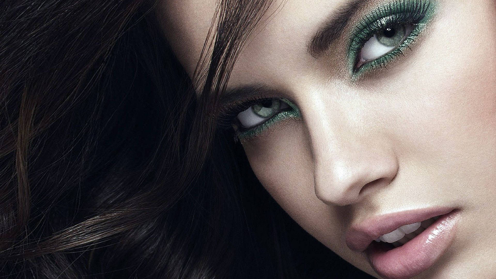 Woman Face Green Eyeshadows Wallpaper